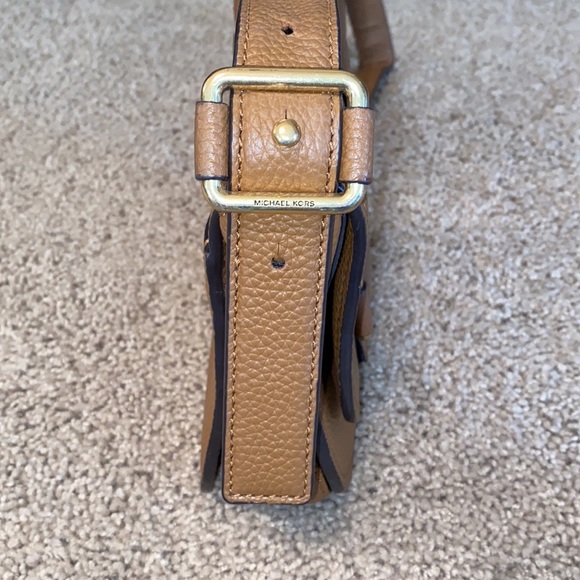 Michael Kors Crossbody Buckle Saddle Bag Purse - Picture 6 of 7